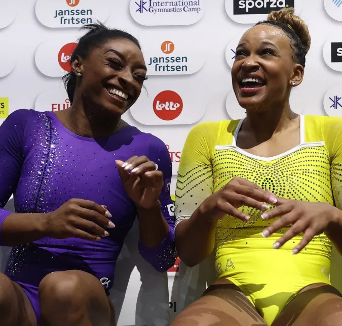 Simone Biles y Rebeca Andrade
